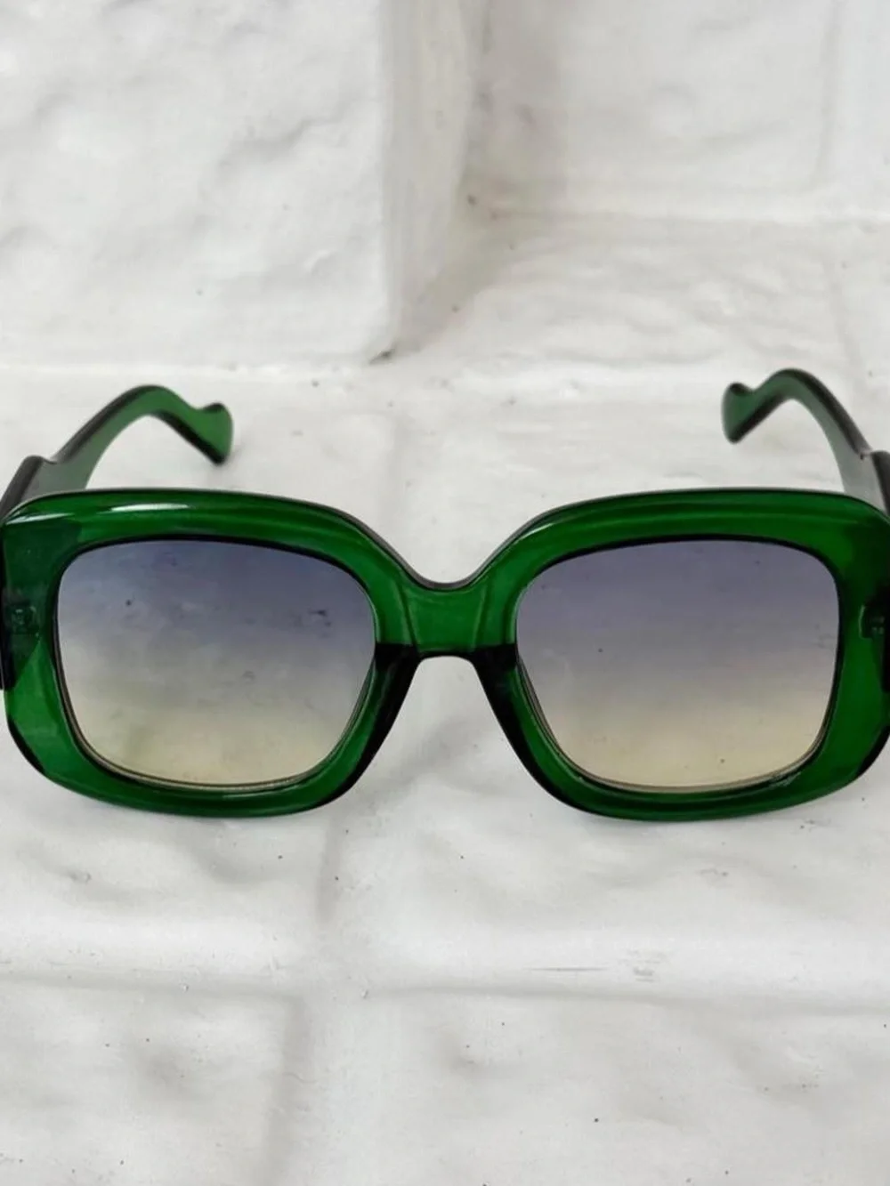 oversized green 70s inspired sunglasses ✦